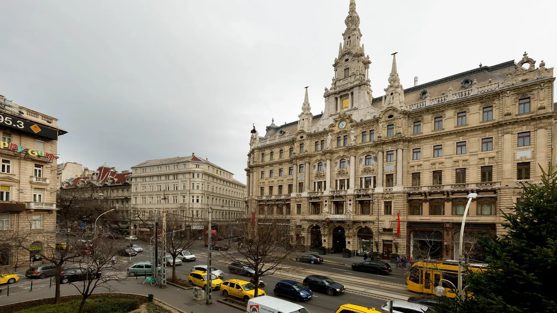 Bpm - Stay In Style Luxury Apartment location